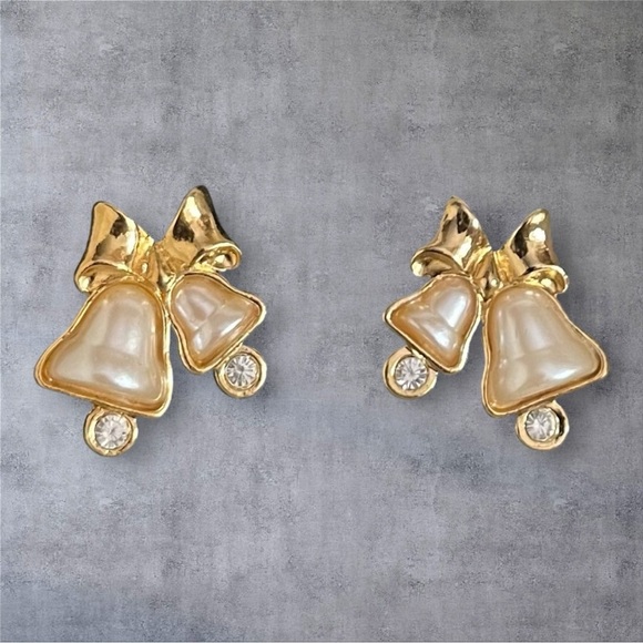 Vintage Avon Gold Tone Bell Earrings - Picture 3 of 4